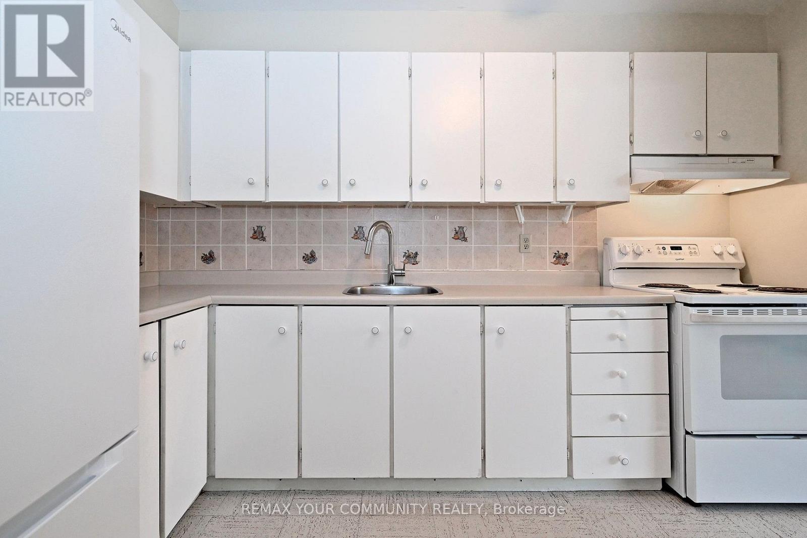 2602 - 5 Massey Square Property Photo 11
