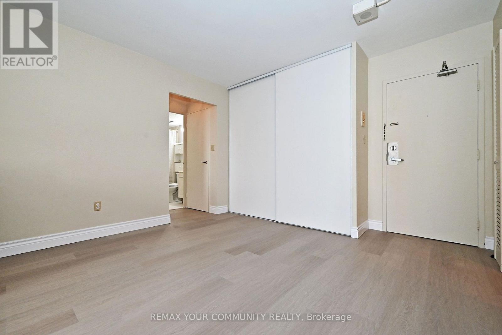 2602 - 5 Massey Square Property Photo 12