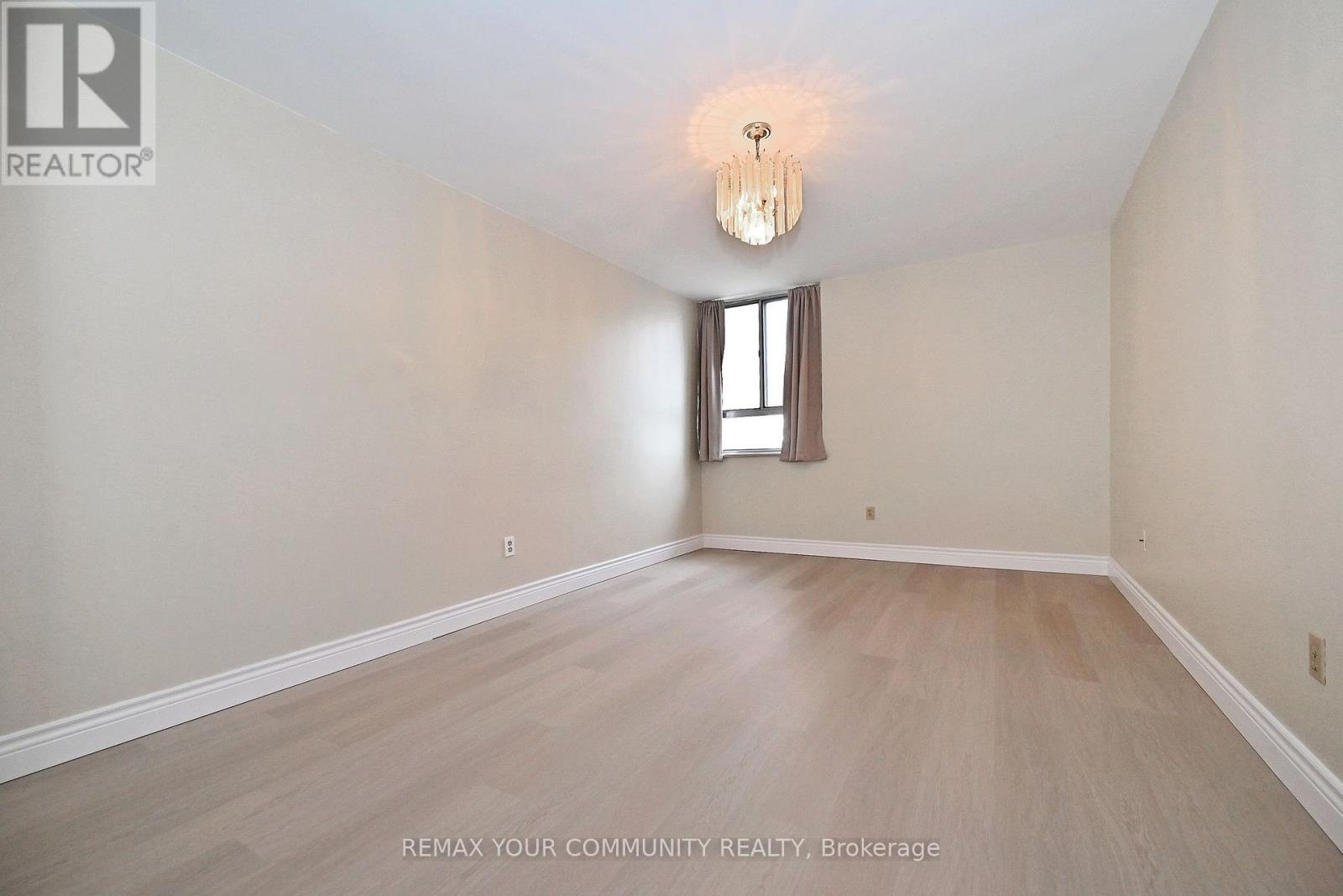 2602 - 5 Massey Square Property Photo 13