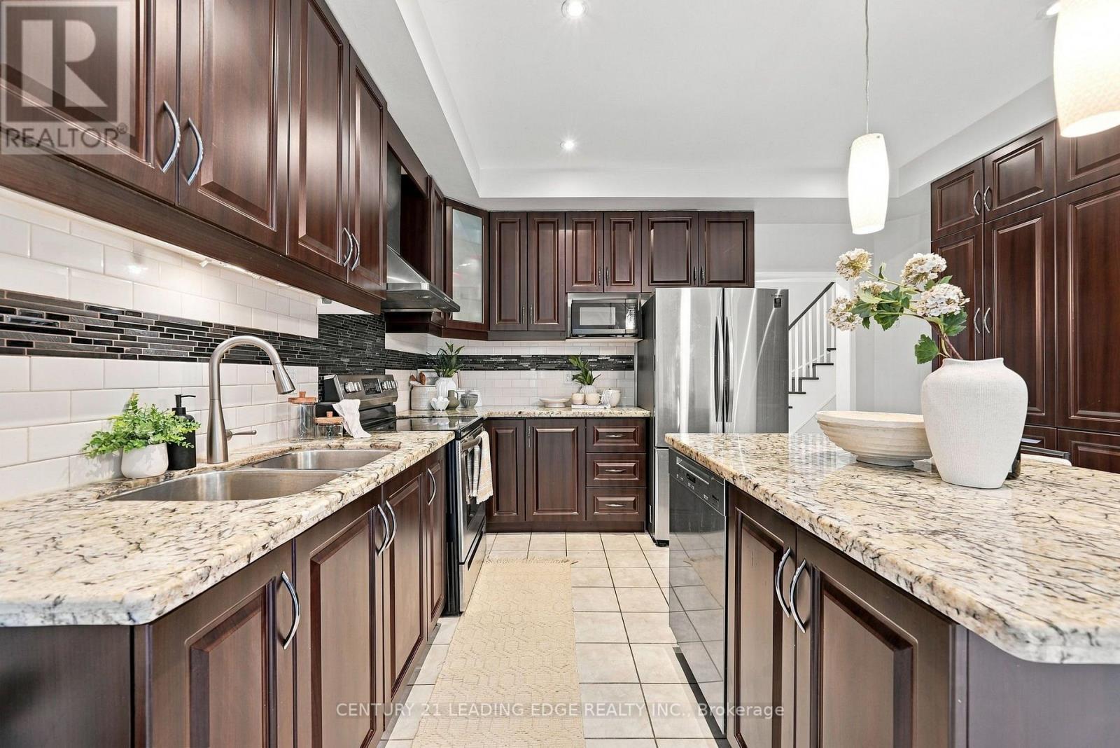 1629 Valley Ridge Crescent Property Photo 18