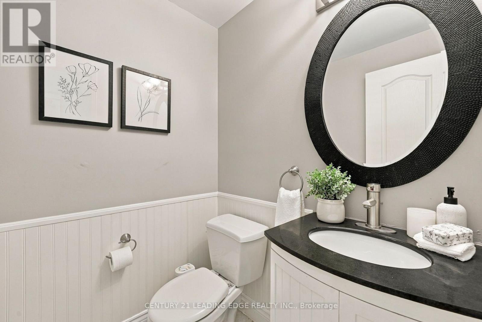 1629 Valley Ridge Crescent Property Photo 30