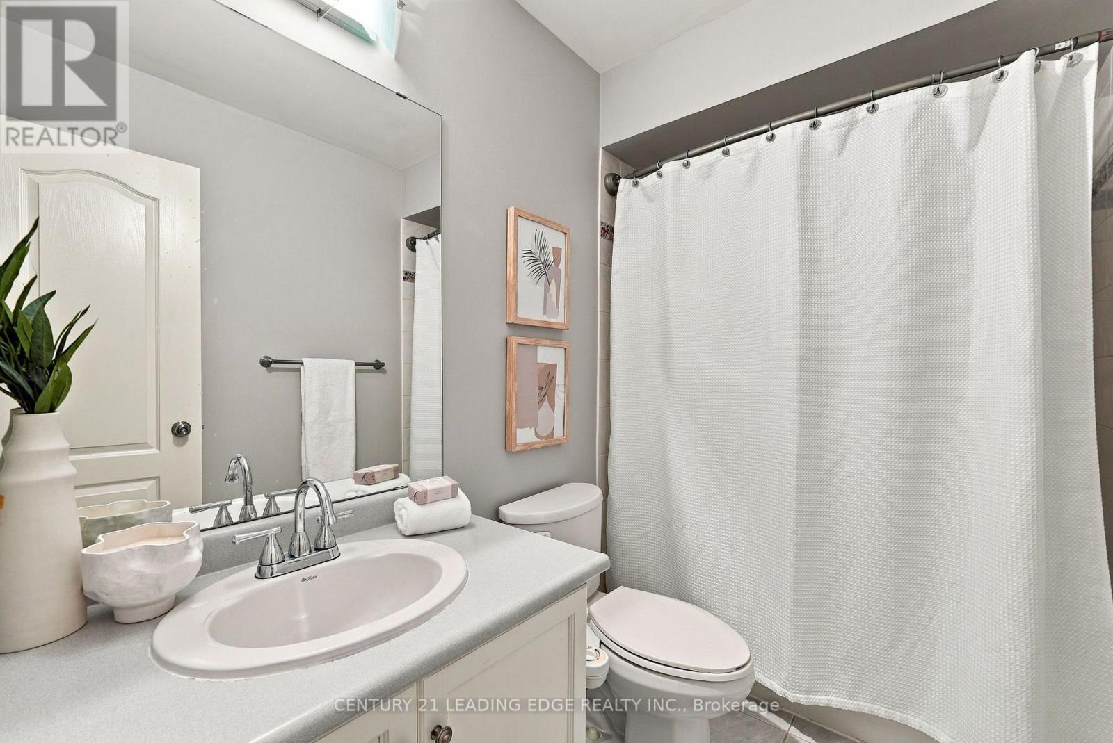 1629 Valley Ridge Crescent Property Photo 31