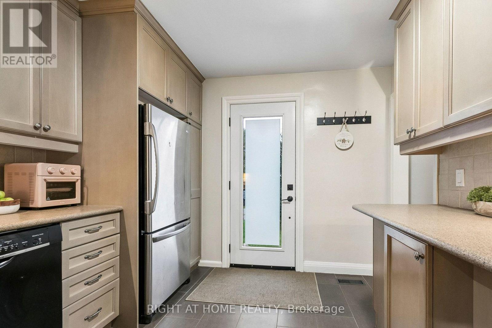 19 Flempton Crescent Property Photo 12