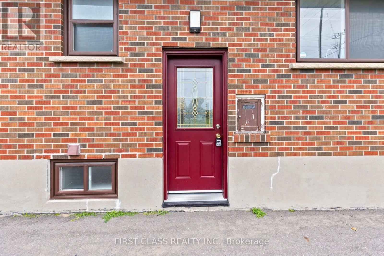 284 Jackson Avenue Property Photo 5