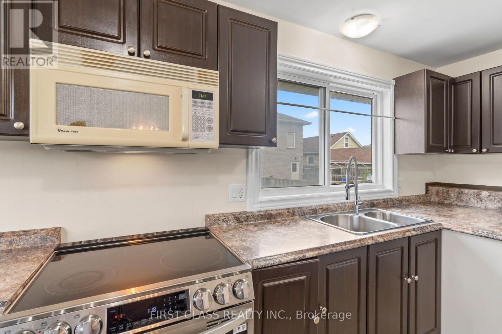284 Jackson Avenue Property Photo 11