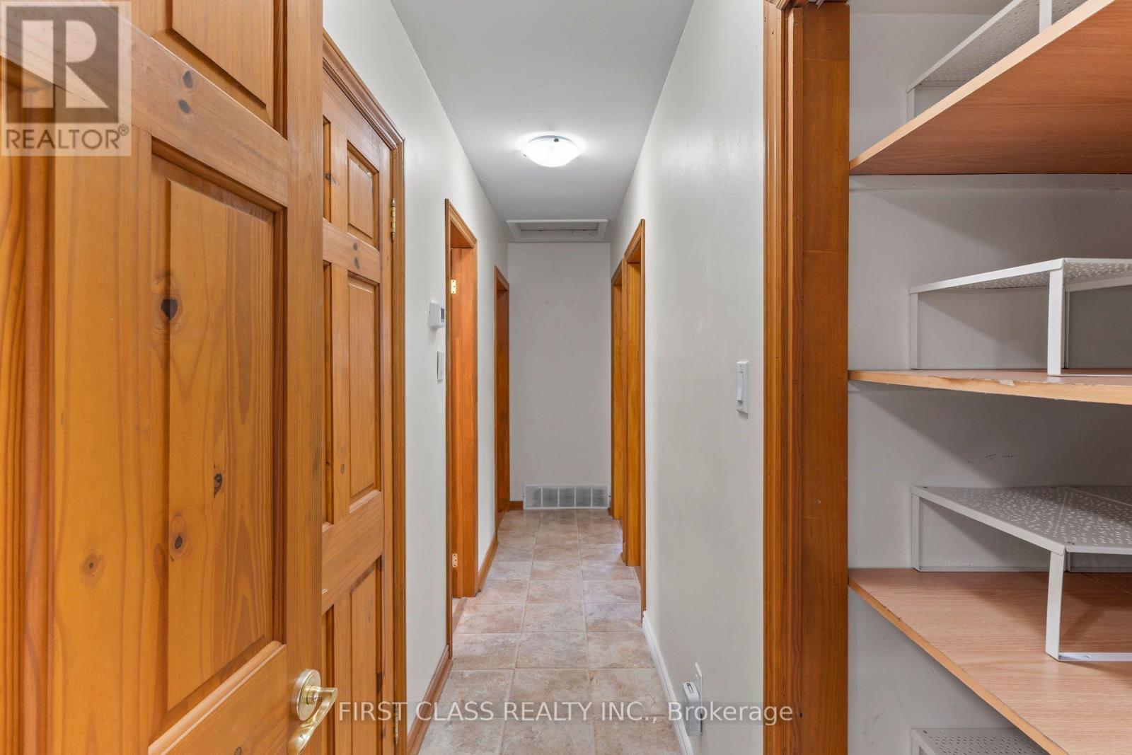 284 Jackson Avenue Property Photo 14