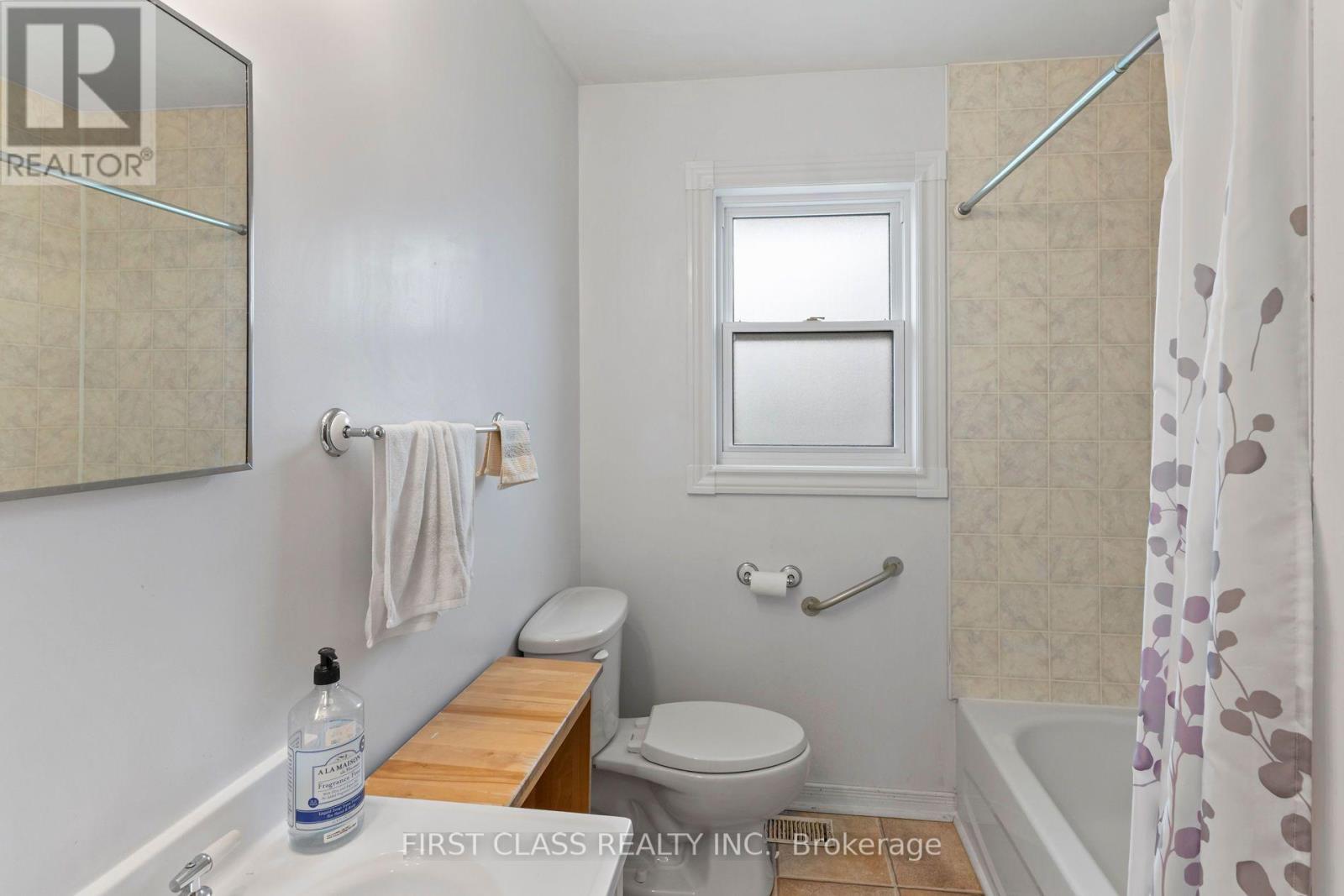 284 Jackson Avenue Property Photo 21