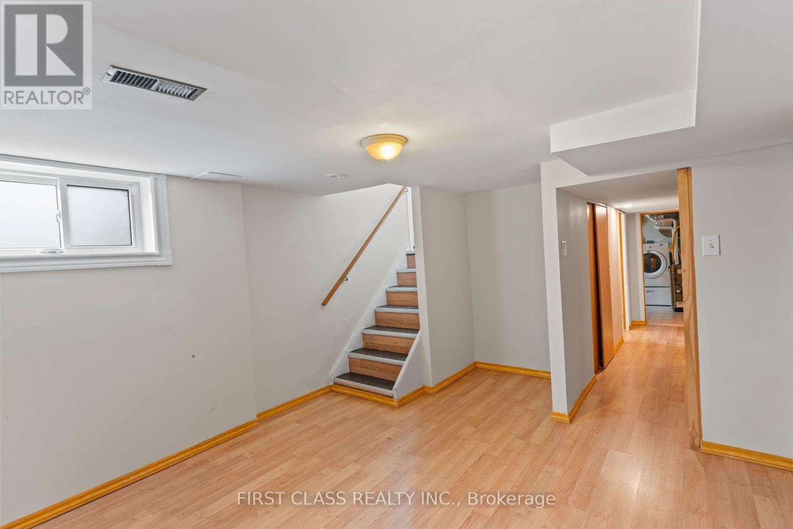 284 Jackson Avenue Property Photo 24