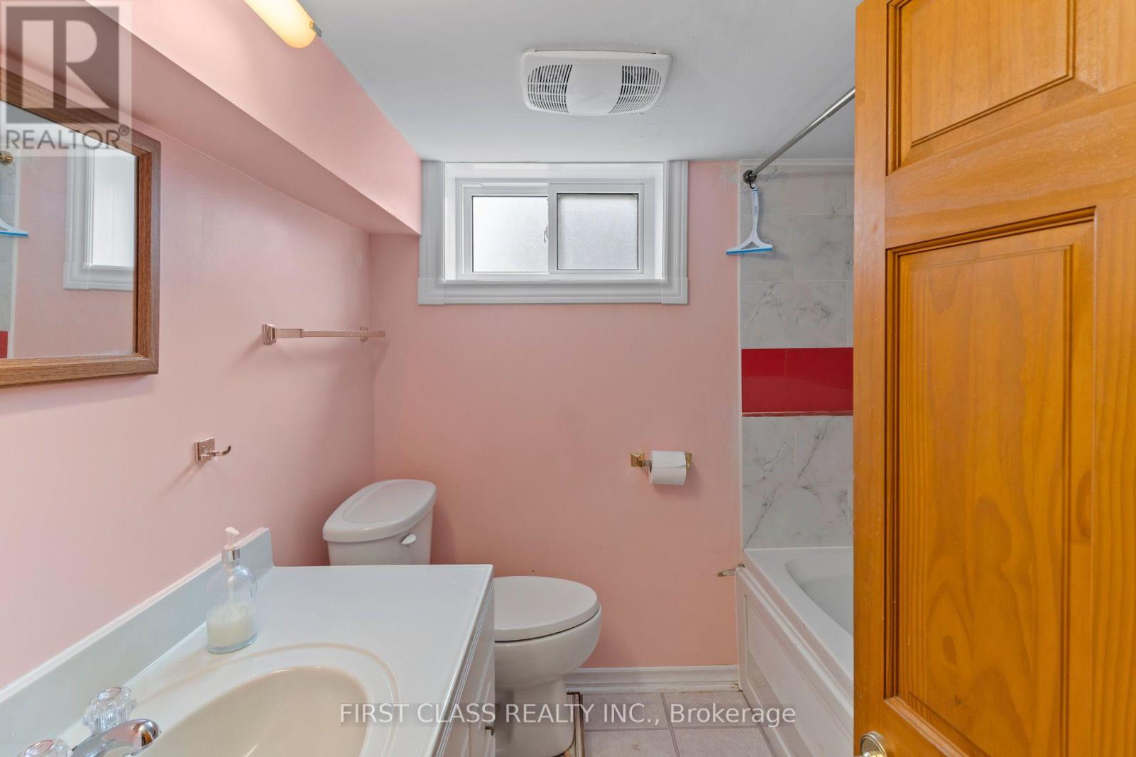 284 Jackson Avenue Property Photo 27