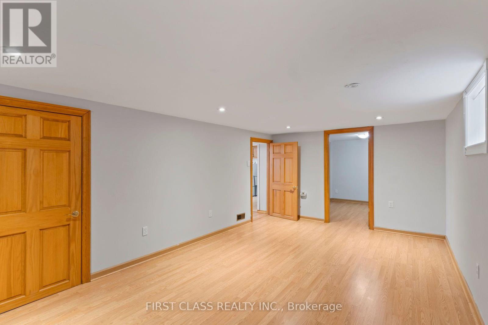 284 Jackson Avenue Property Photo 29