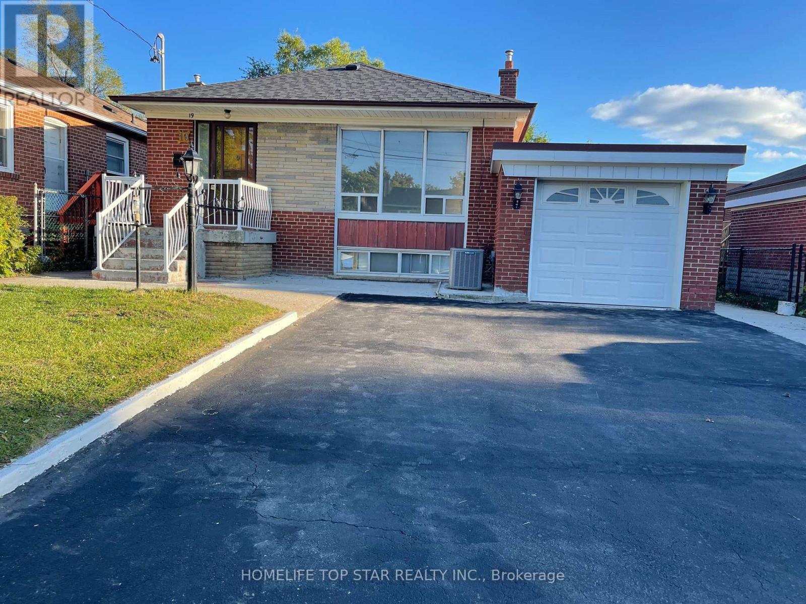 19 Treverton Drive Property Photo 1