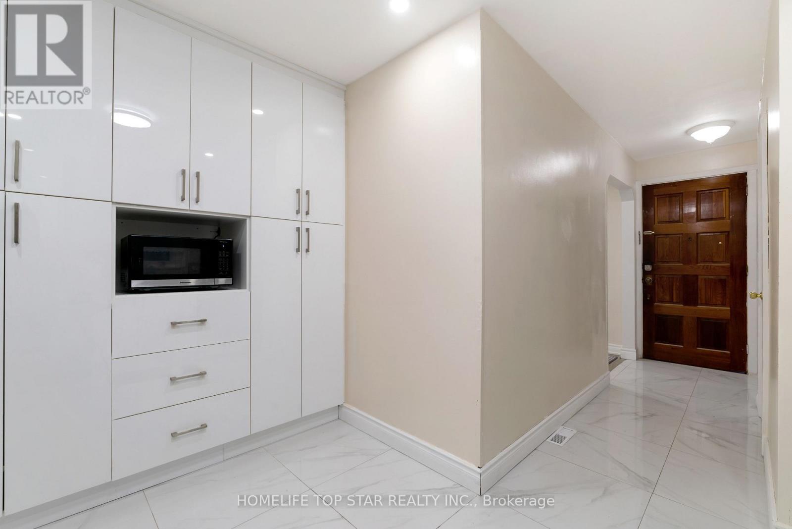 19 Treverton Drive Property Photo 4