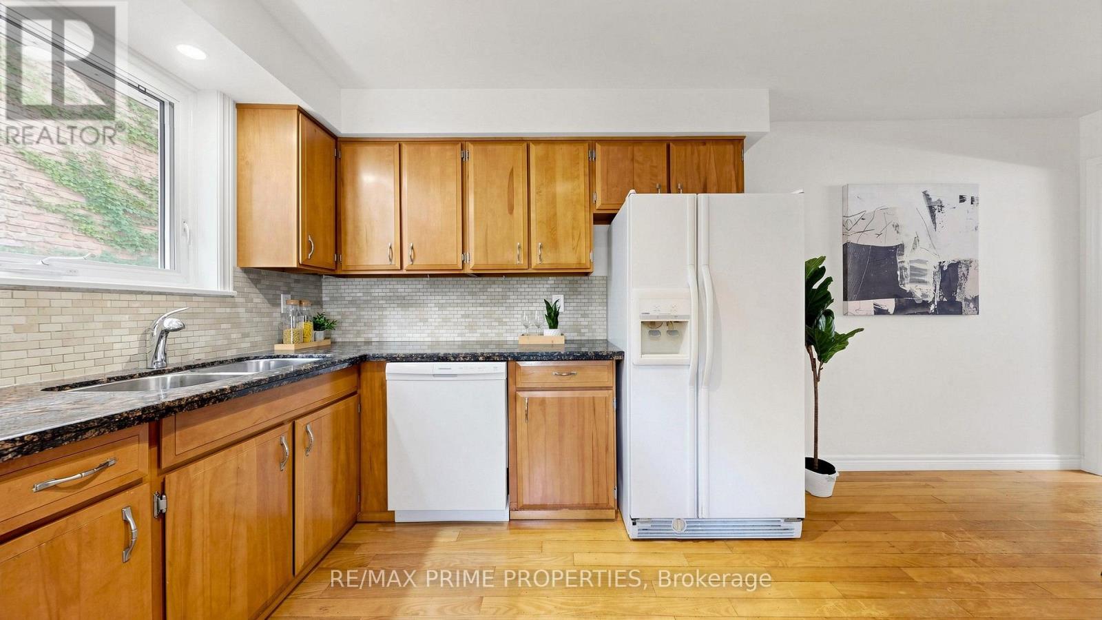 3 Leeswood Crescent E Property Photo 17