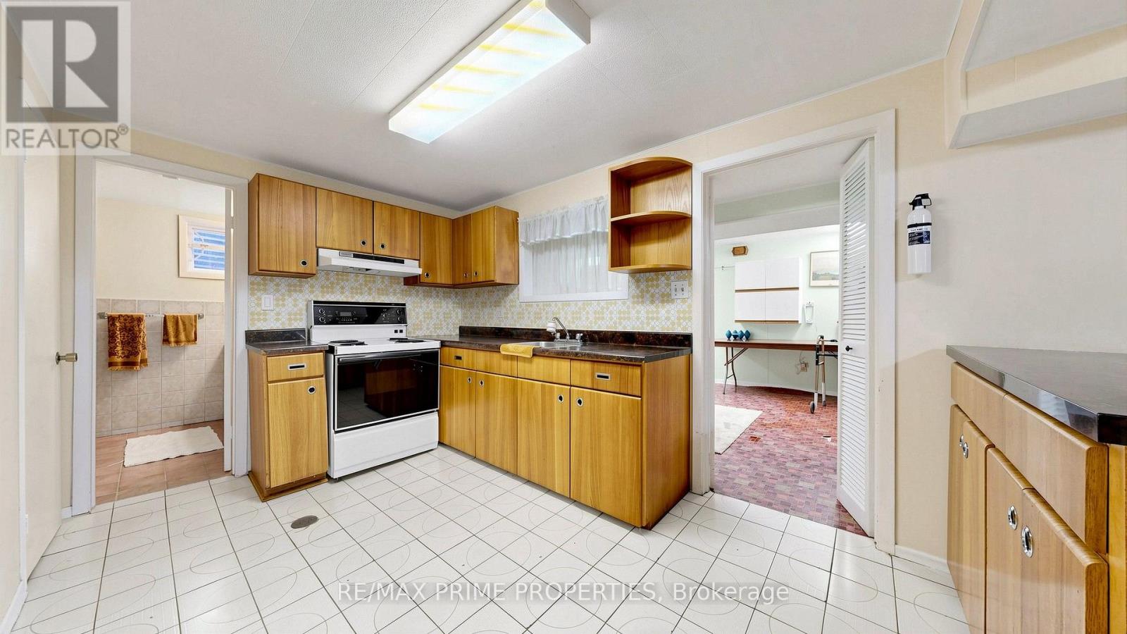 3 Leeswood Crescent E Property Photo 38