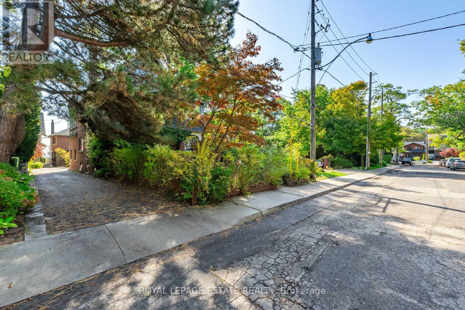 422 Lake Front Property Photo 14