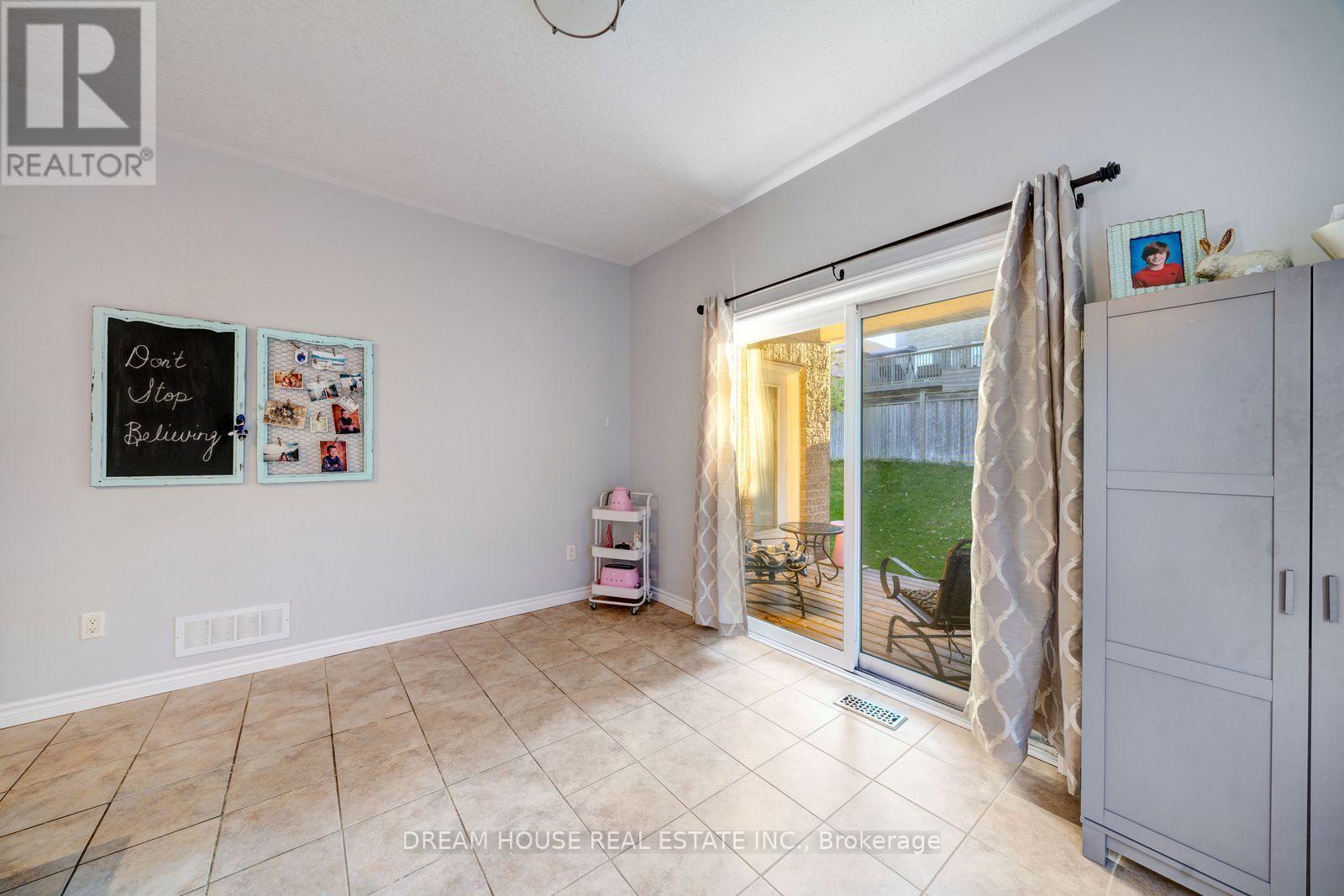 186 Fenning Drive Property Photo 14