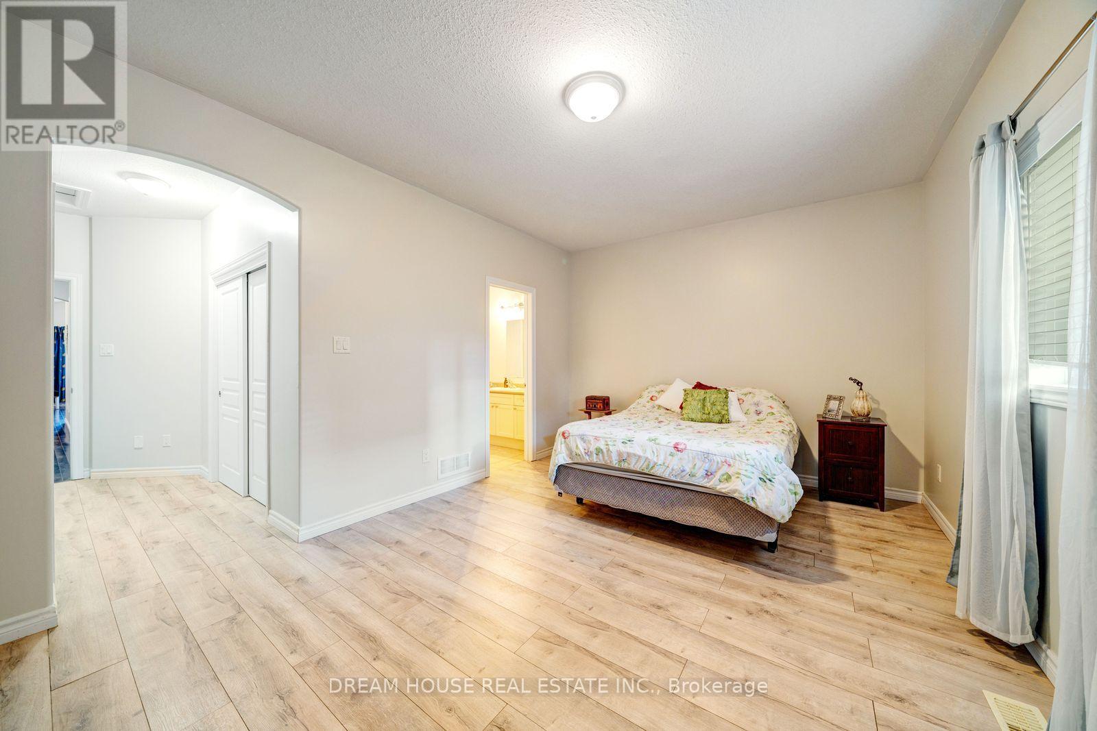 186 Fenning Drive Property Photo 15