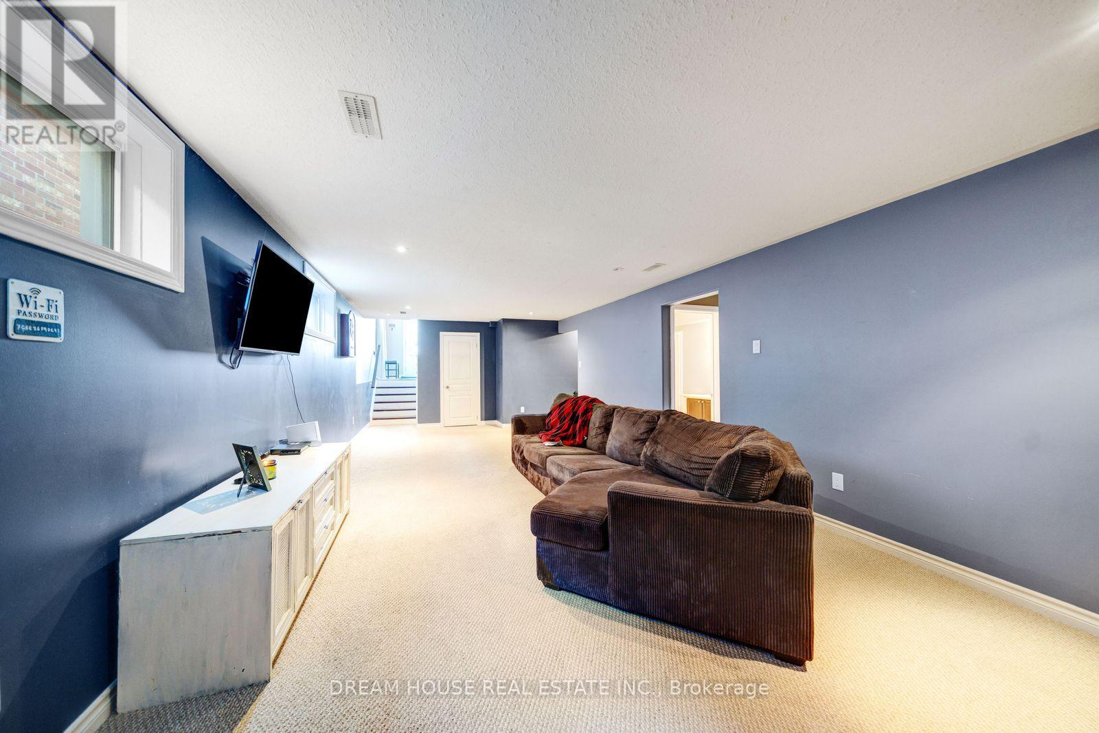 186 Fenning Drive Property Photo 22