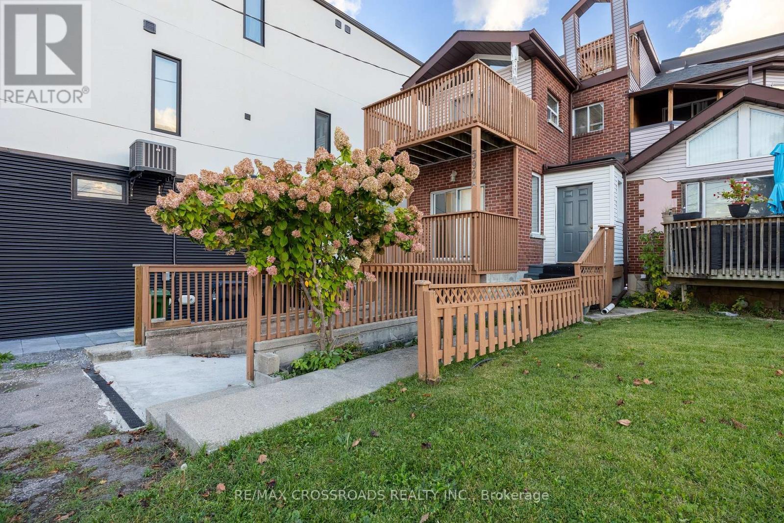 592a Danforth Road Property Photo 1