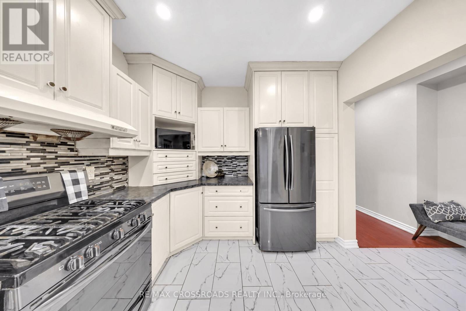 592a Danforth Road Property Photo 10