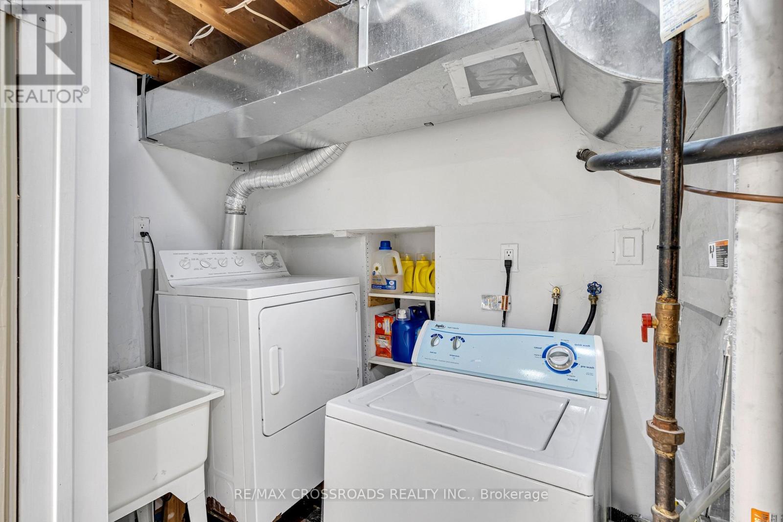 592a Danforth Road Property Photo 34