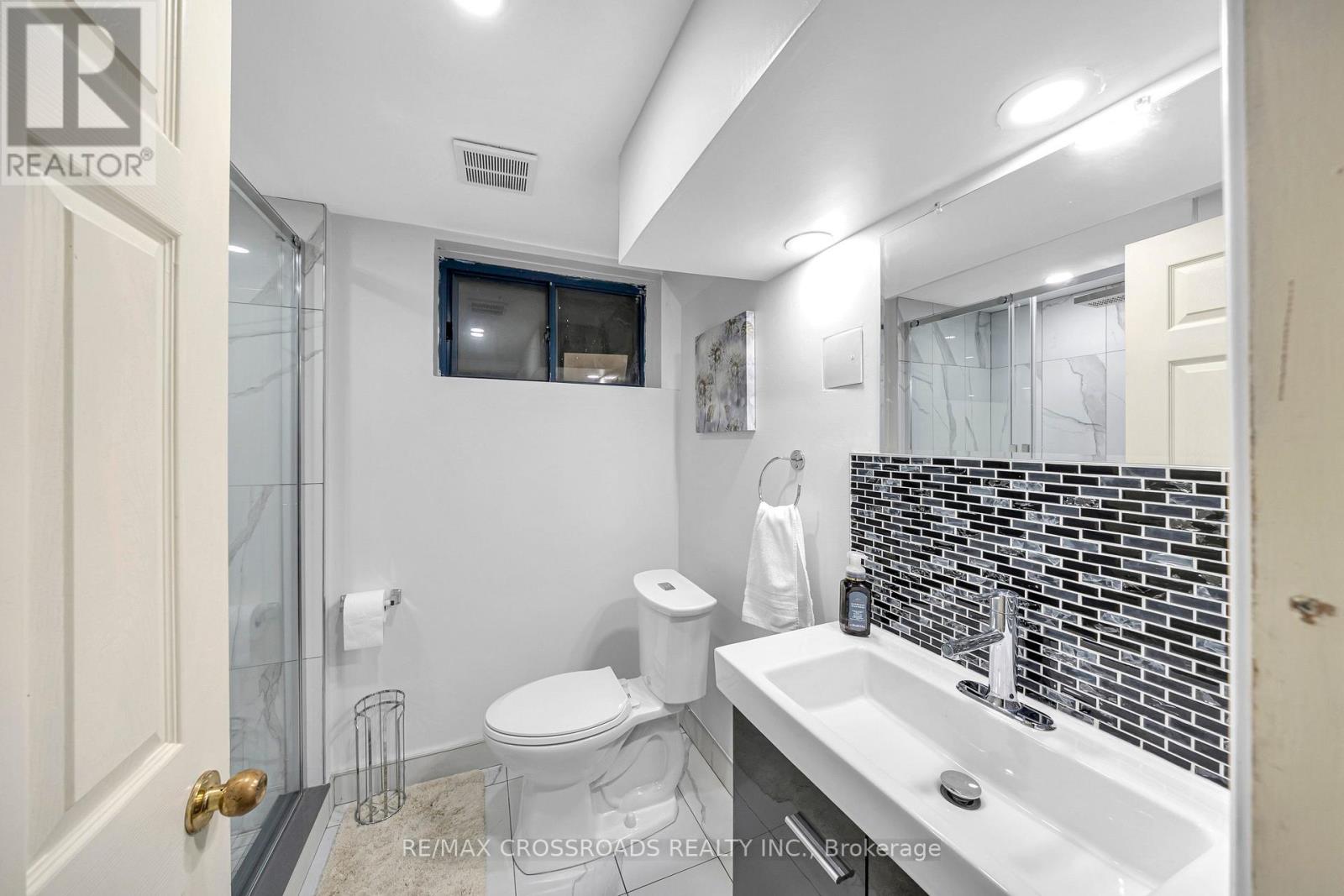 592a Danforth Road Property Photo 38