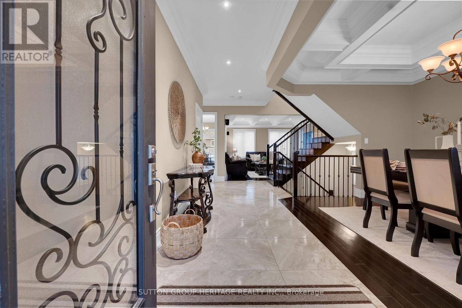 25 Charterhouse Drive Property Photo 2