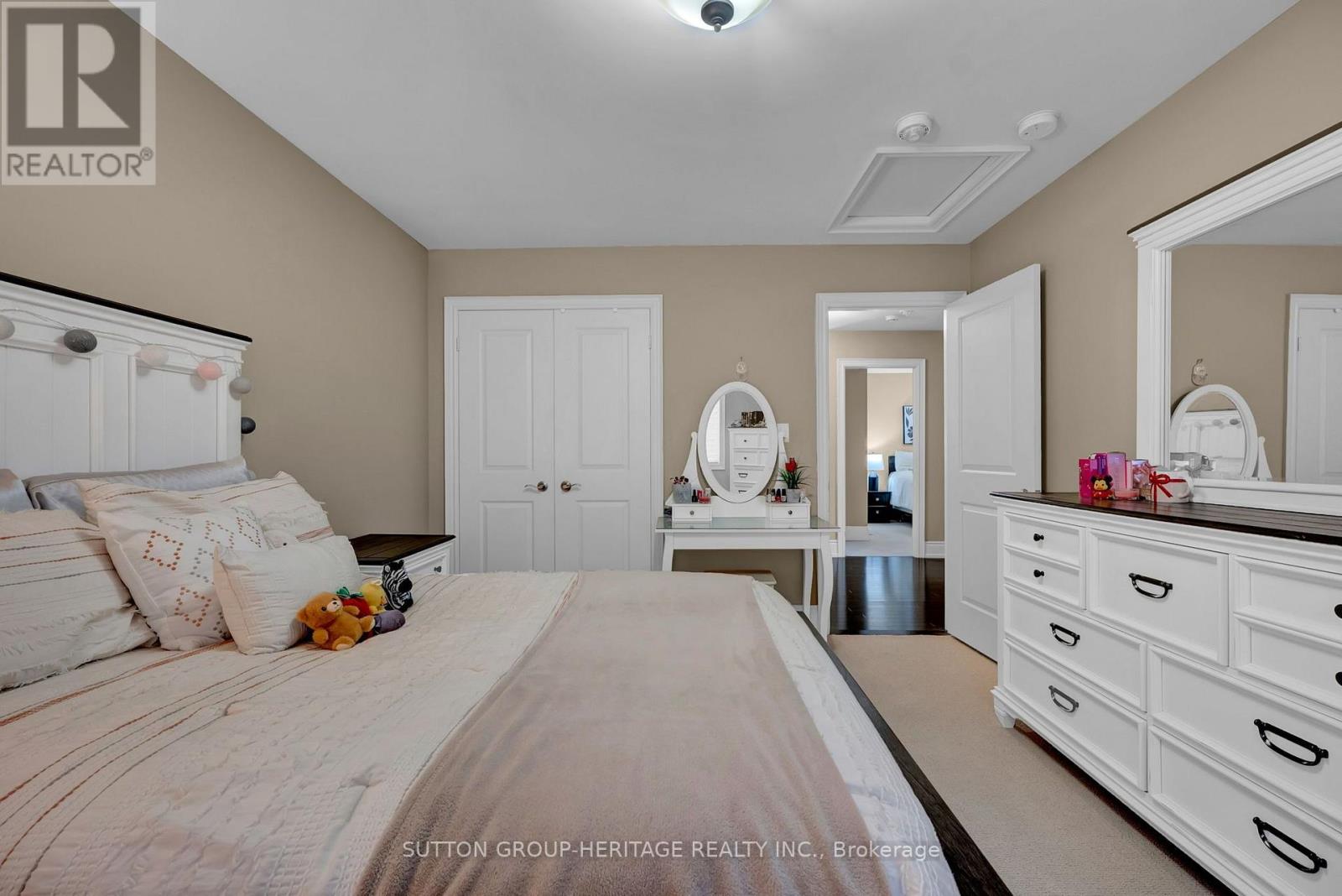 25 Charterhouse Drive Property Photo 28