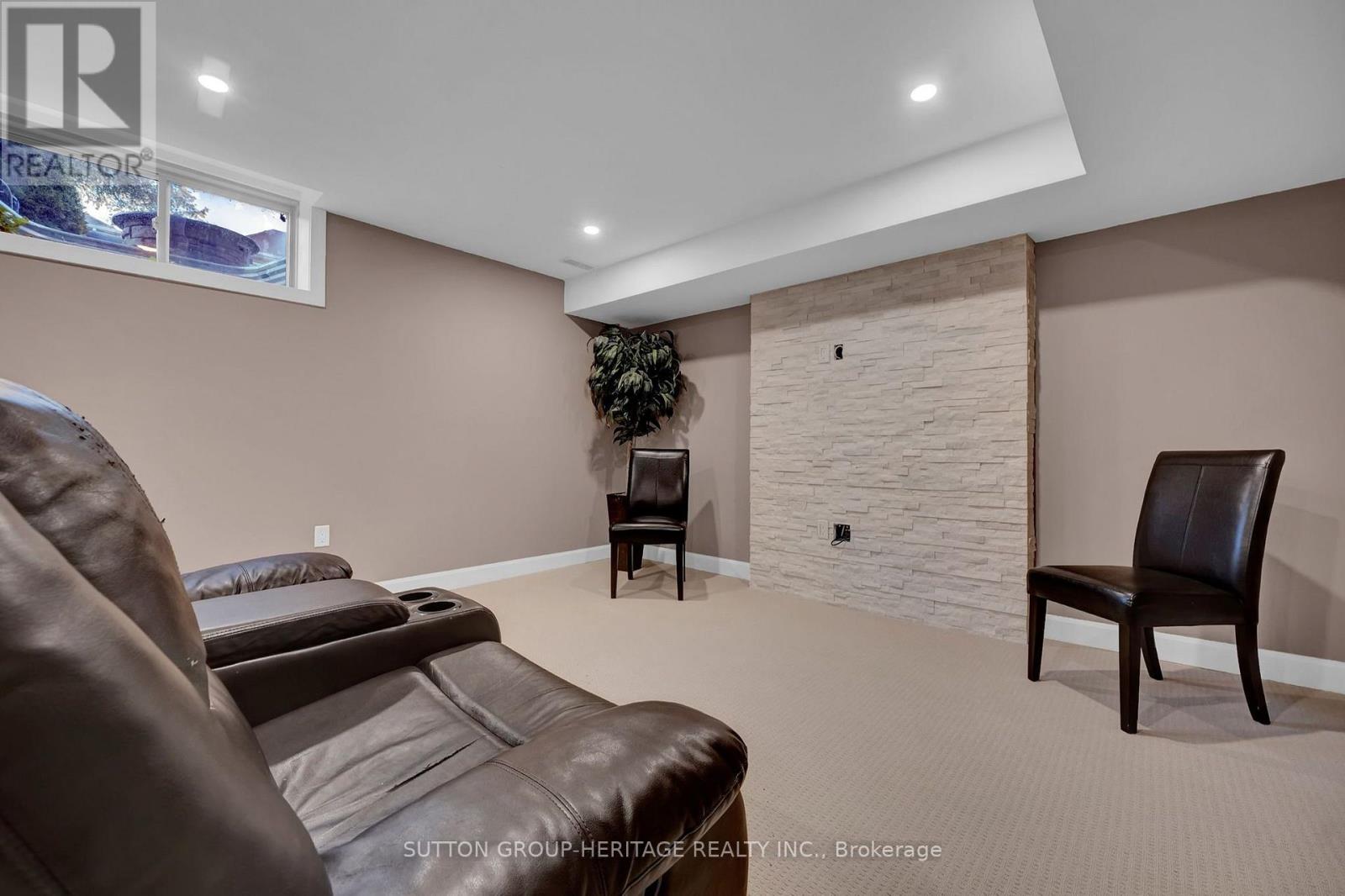 25 Charterhouse Drive Property Photo 34
