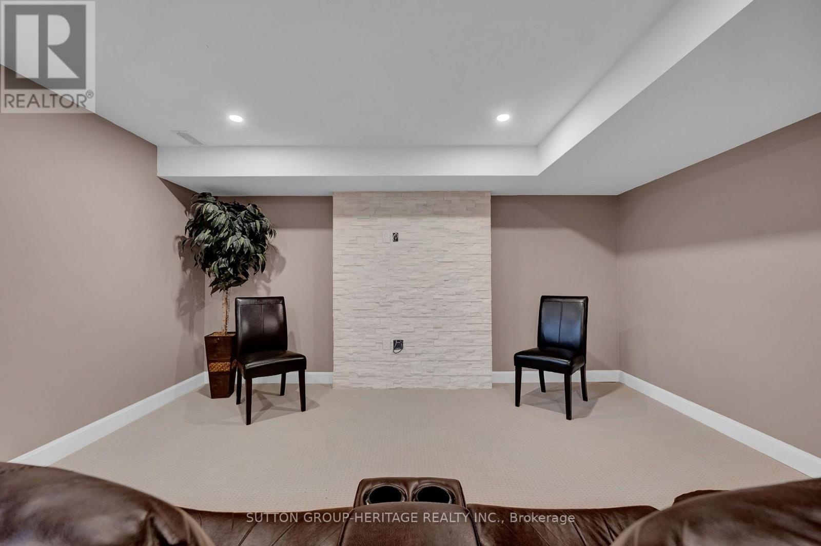 25 Charterhouse Drive Property Photo 35