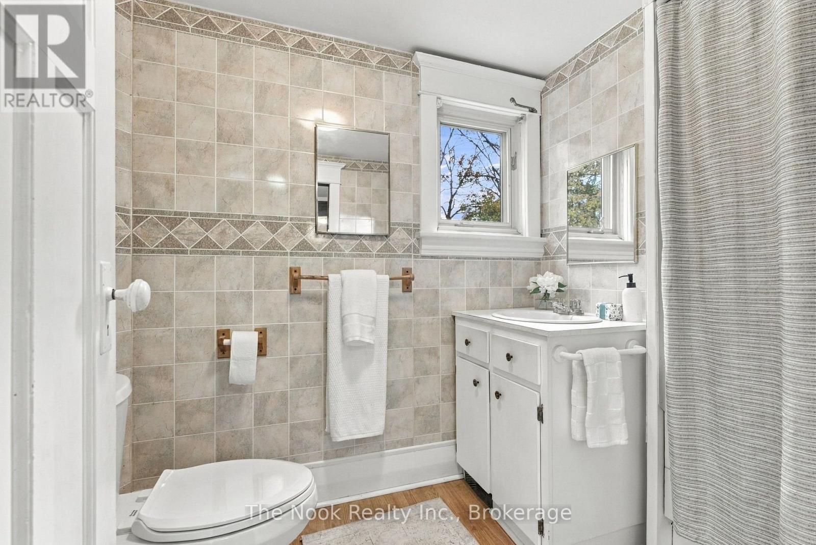 5 Grants Lane Property Photo 32