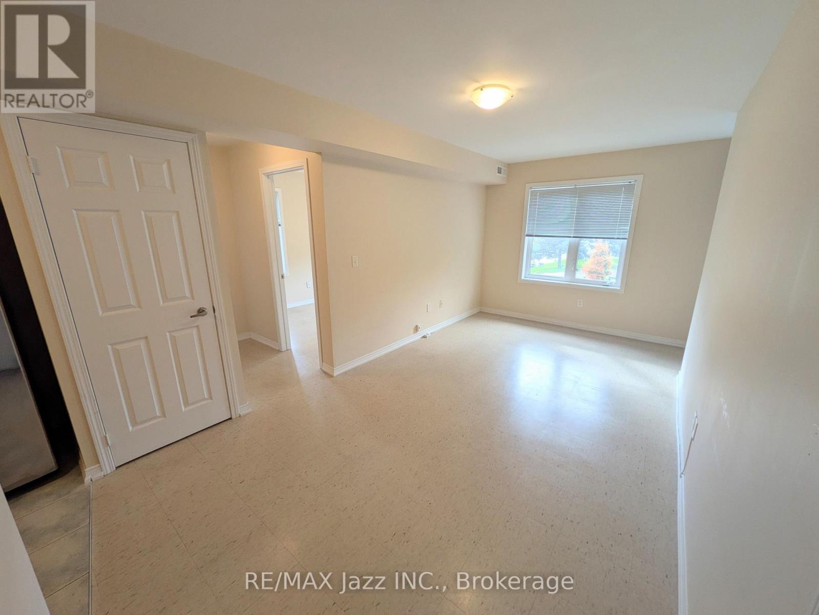 203 - 760 King Street E Property Photo 5