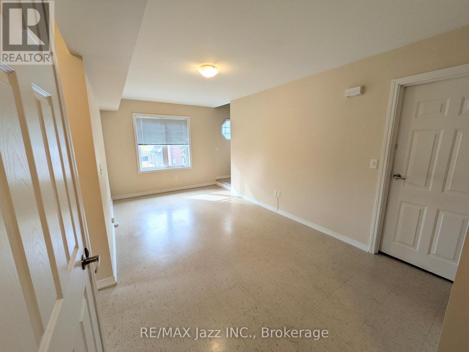 203 - 760 King Street E Property Photo 7