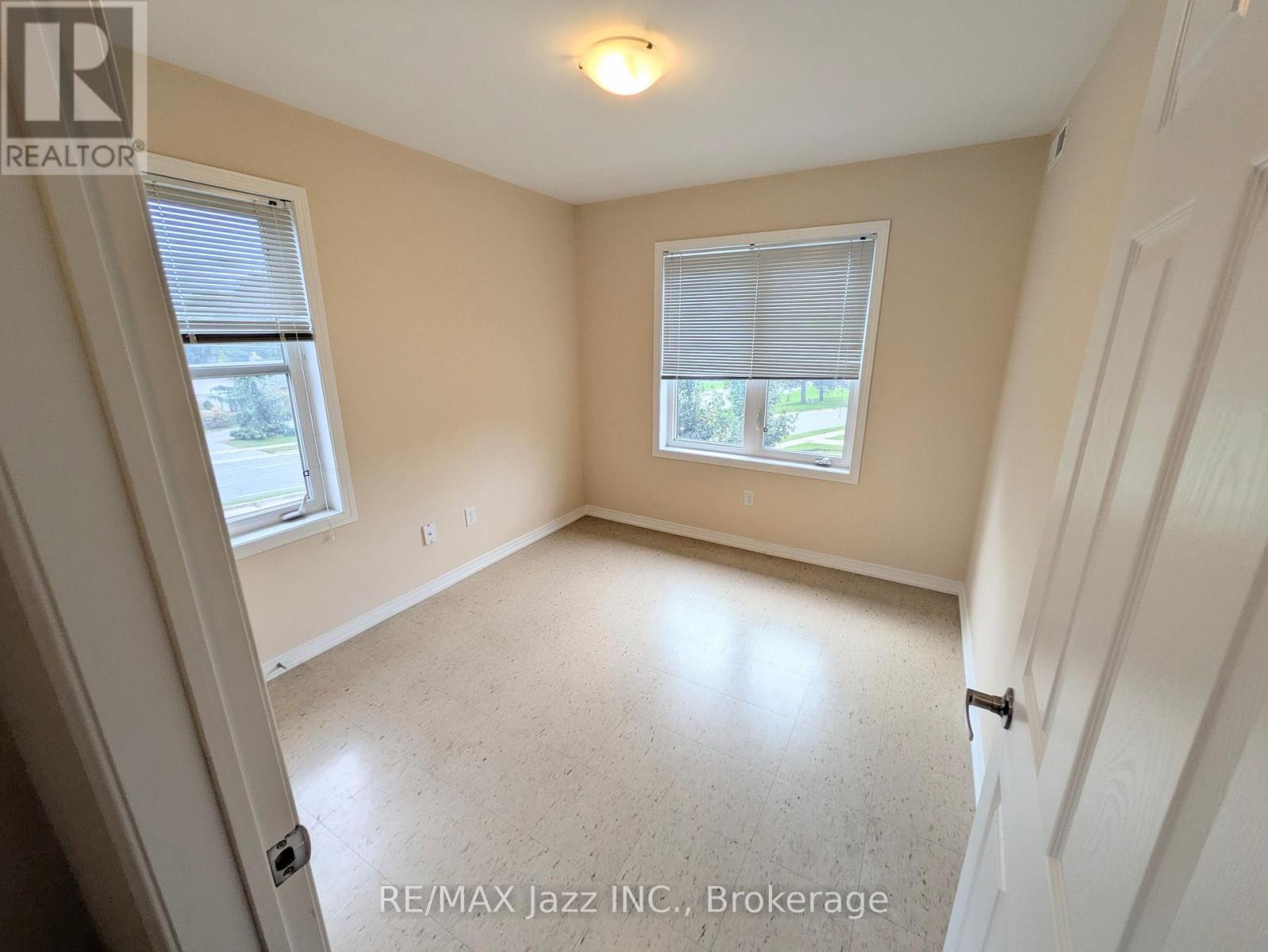 203 - 760 King Street E Property Photo 9