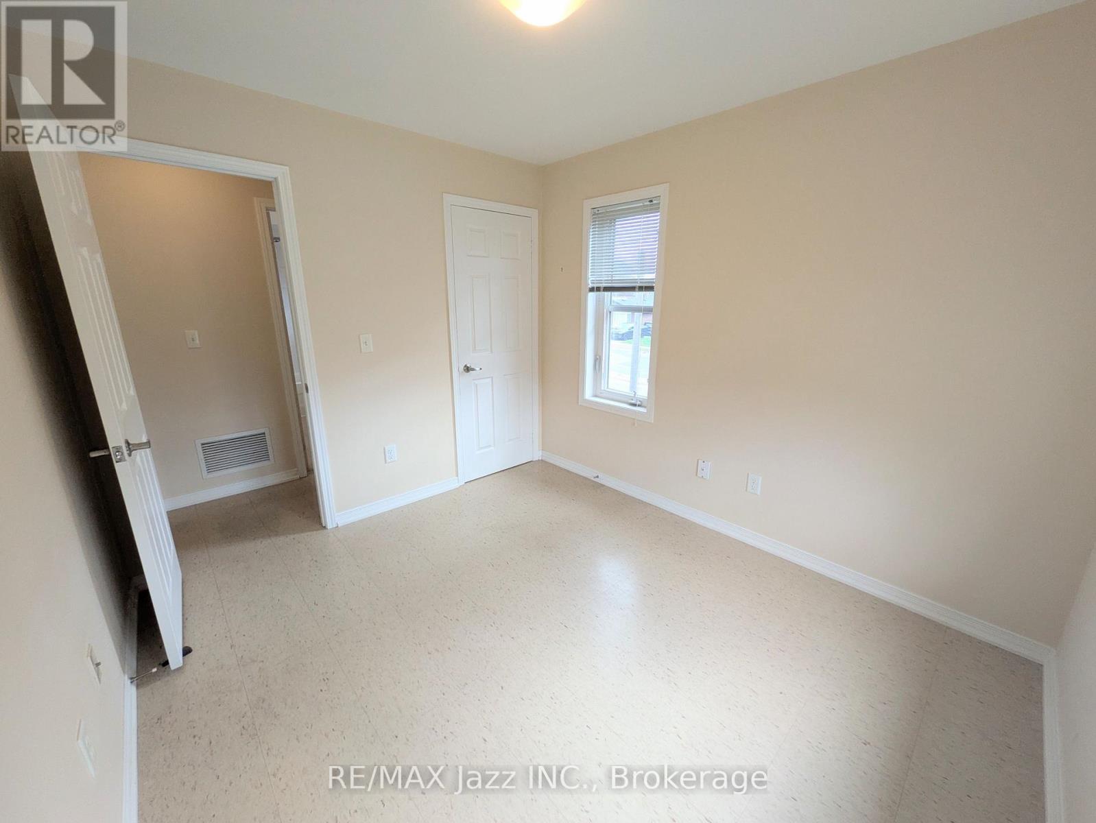 203 - 760 King Street E Property Photo 10