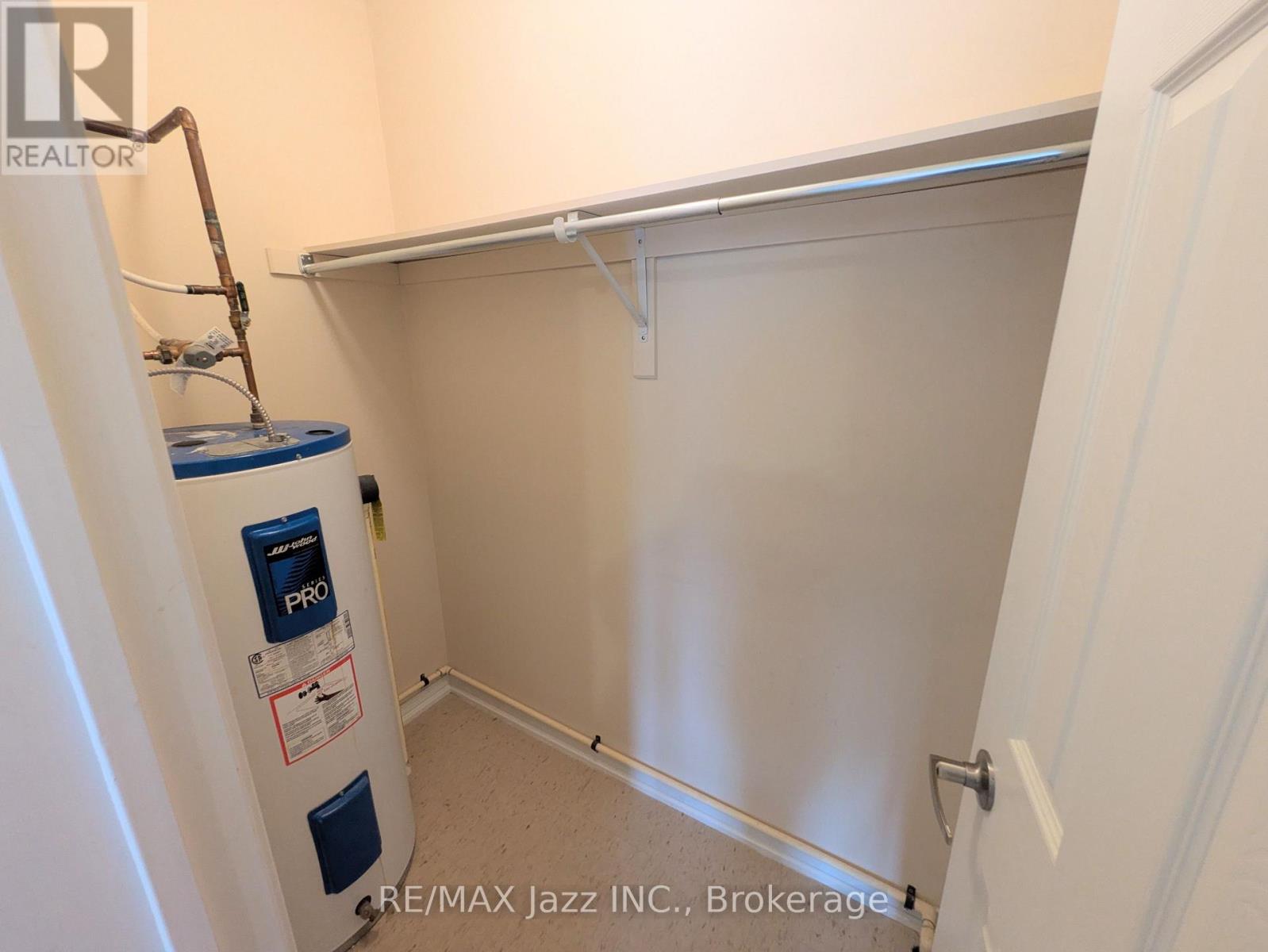 203 - 760 King Street E Property Photo 12