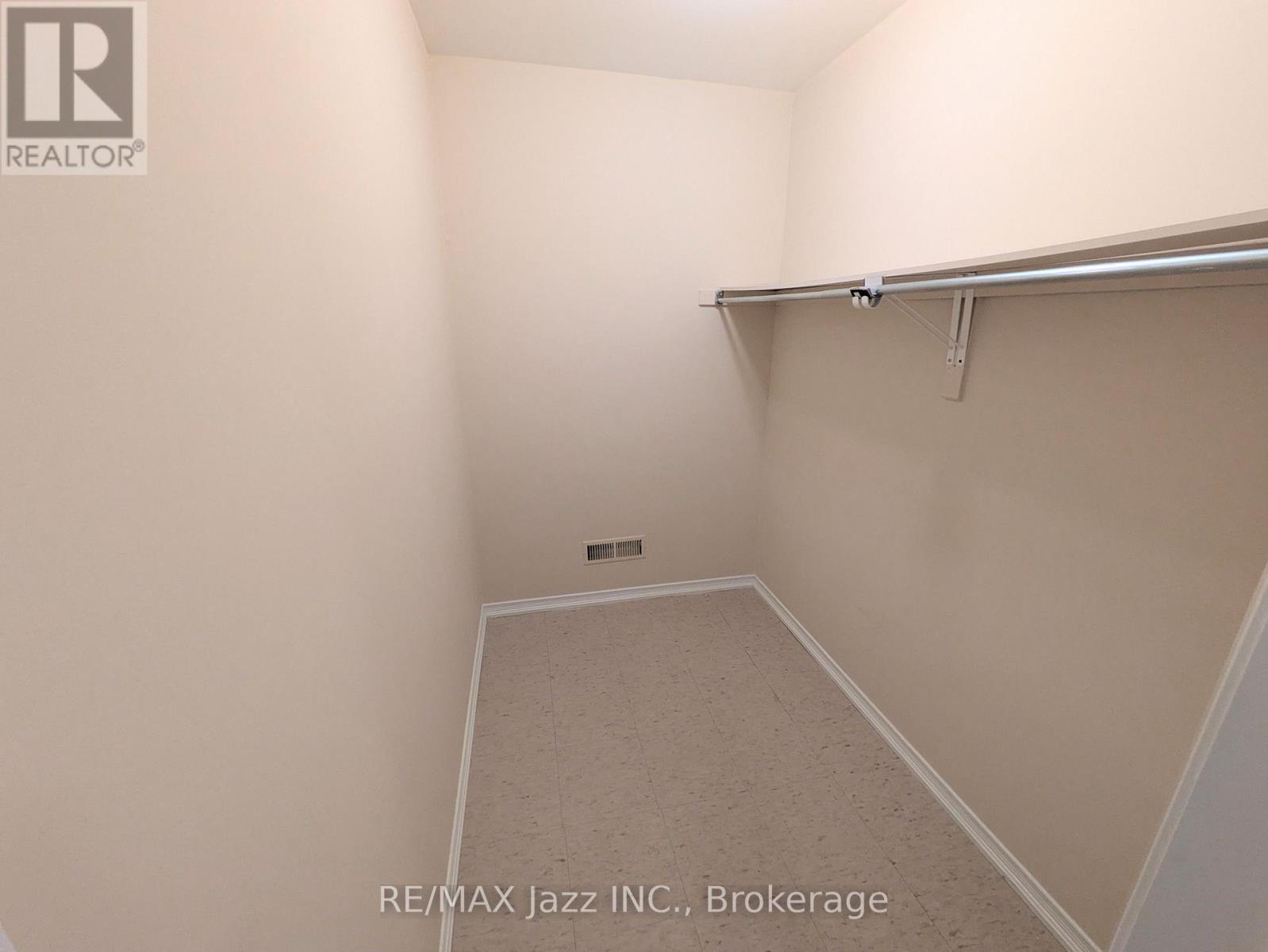 203 - 760 King Street E Property Photo 17