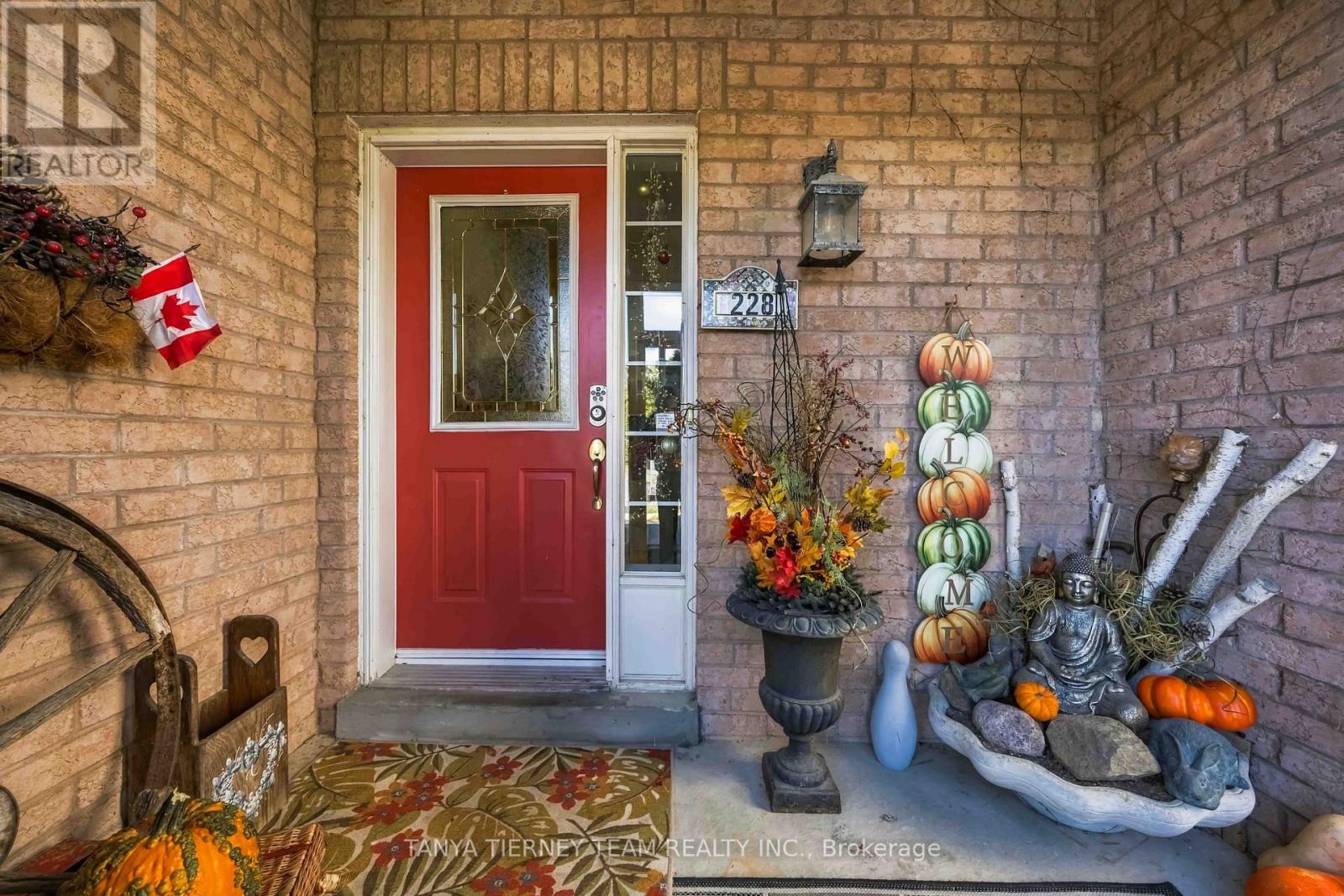 228 Shadow Place Property Photo 8