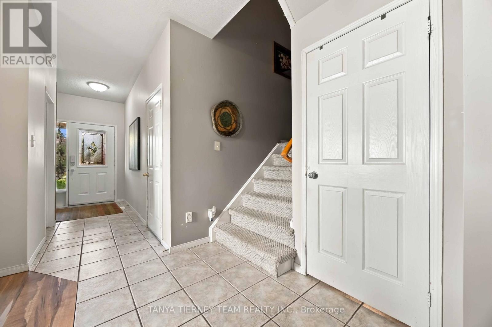 228 Shadow Place Property Photo 9