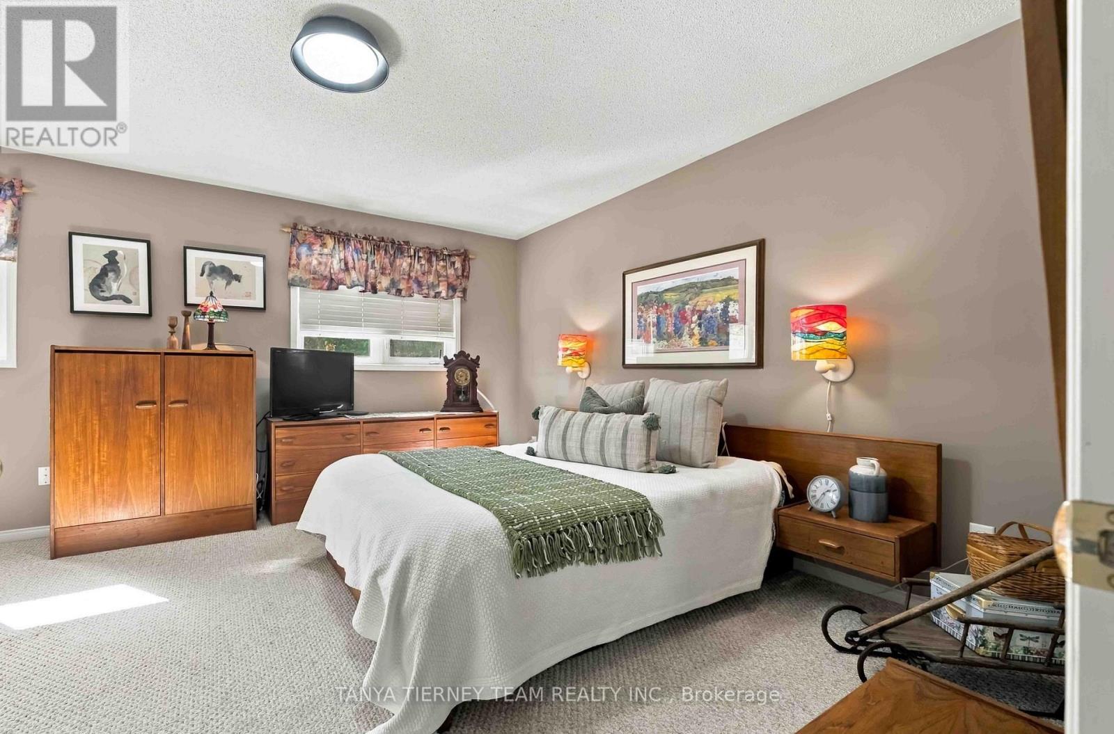 228 Shadow Place Property Photo 26
