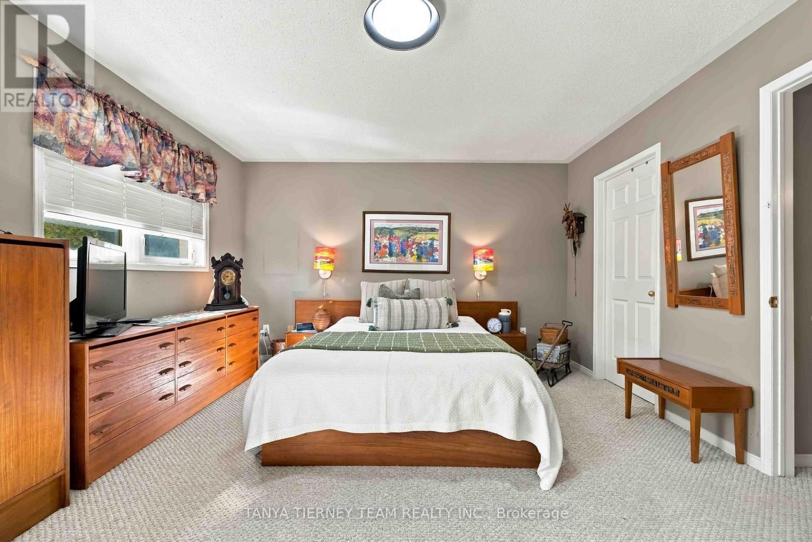 228 Shadow Place Property Photo 27