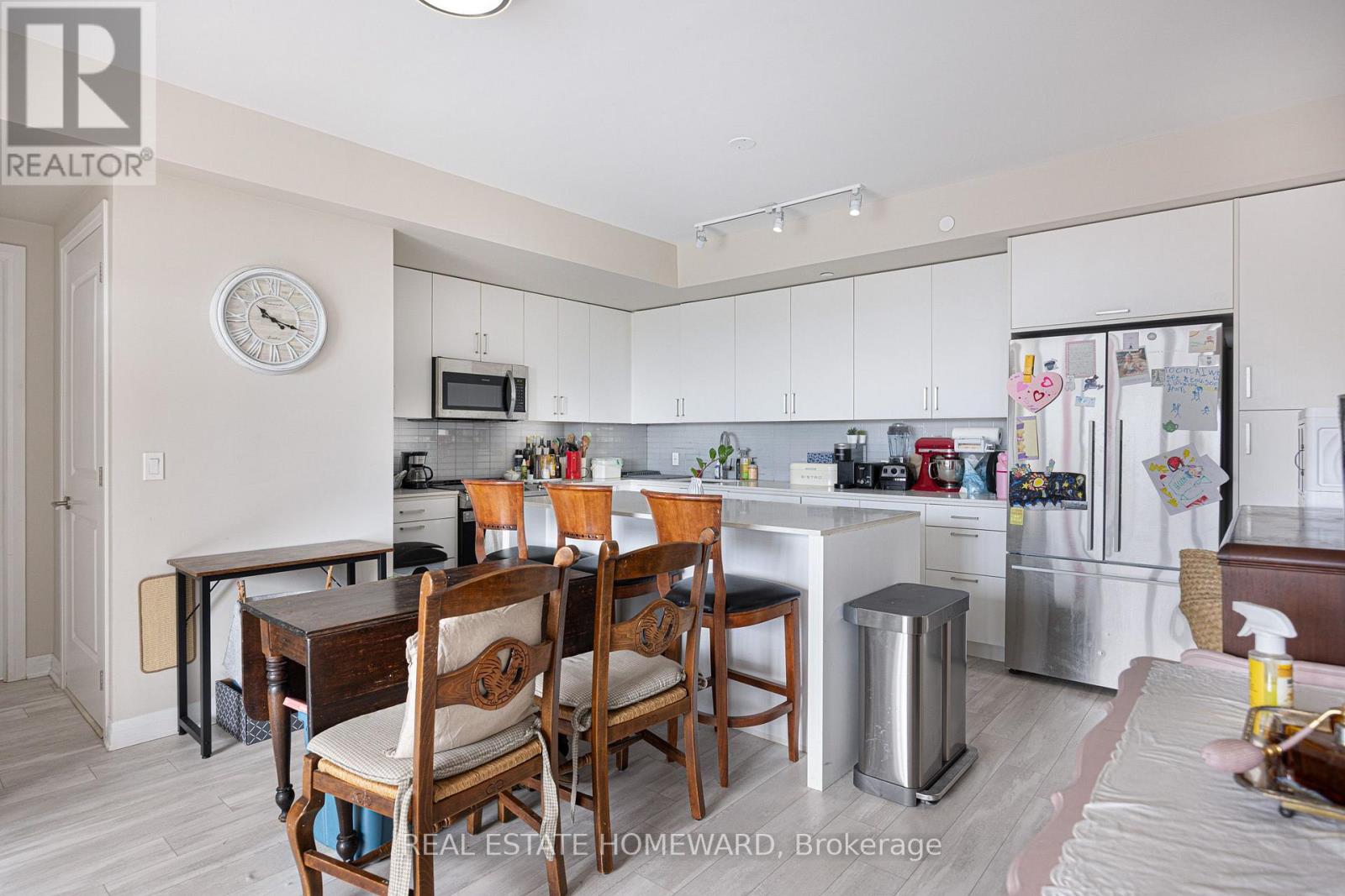 605 - 1630 Queen Street E Property Photo 7
