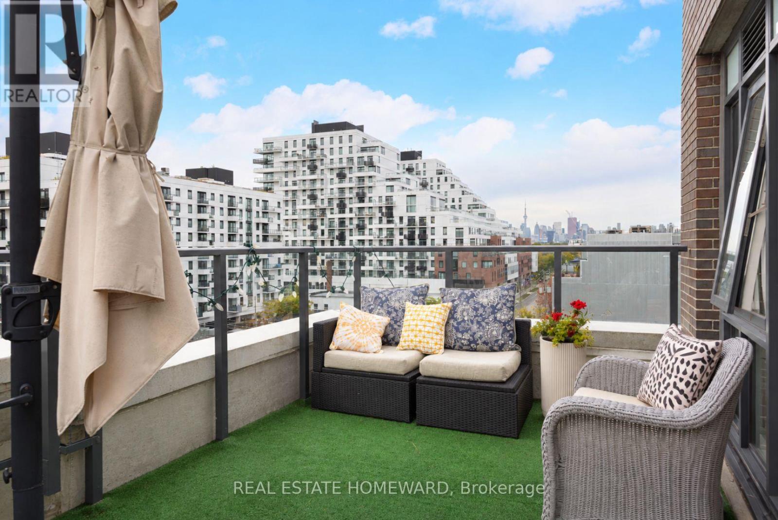 605 - 1630 Queen Street E Property Photo 13