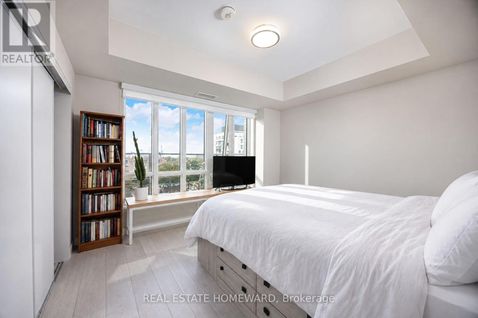 605 - 1630 Queen Street E Property Photo 18