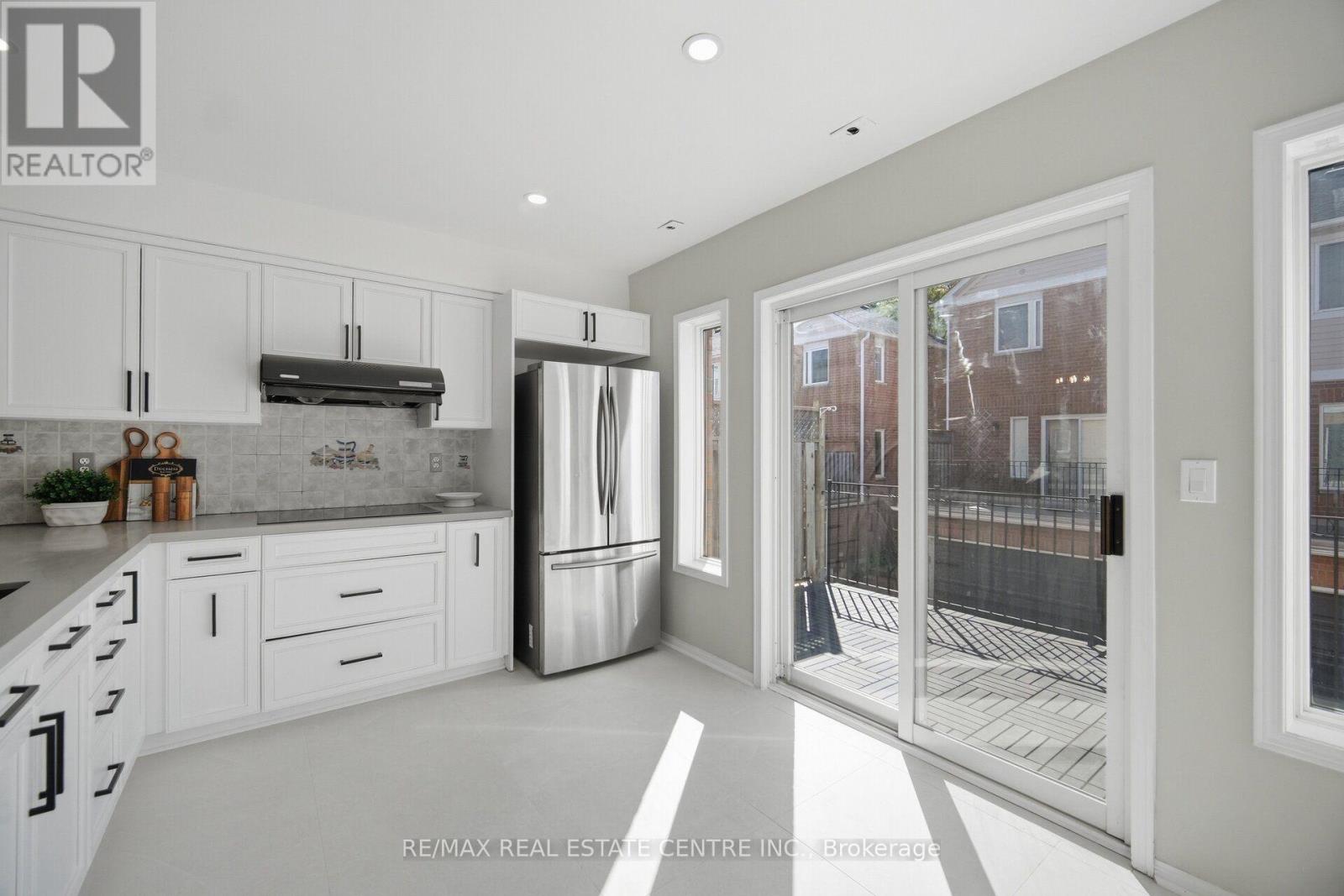 96 - 83 Mondeo Drive Property Photo 17