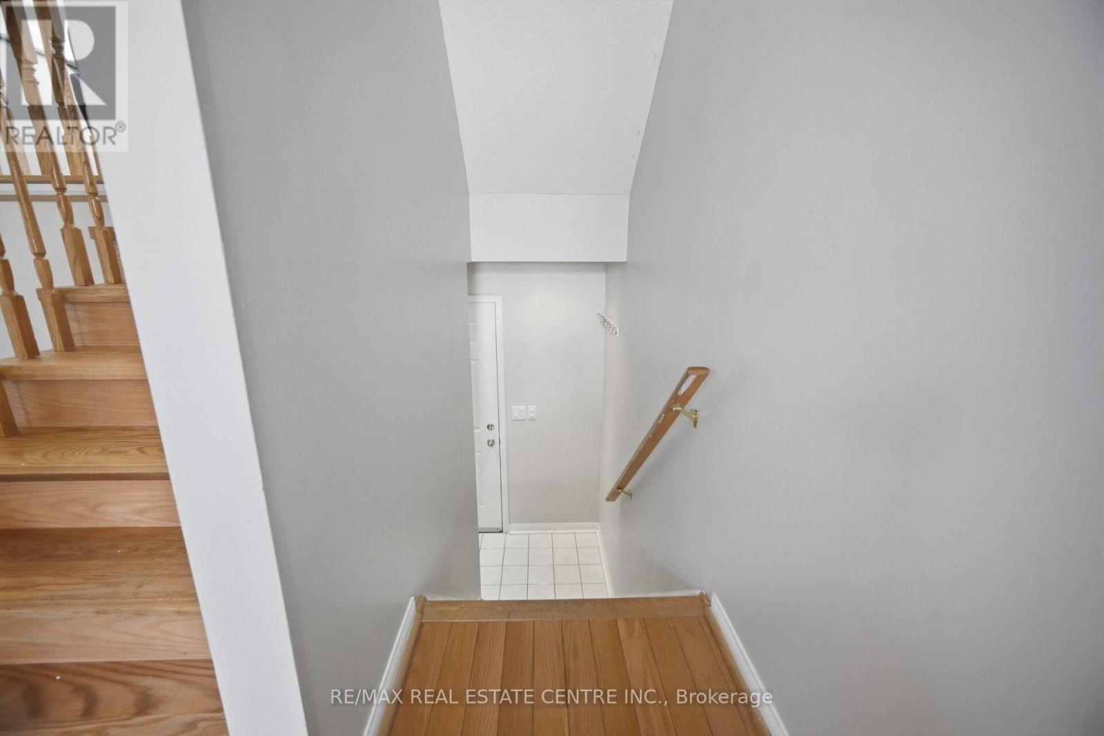 96 - 83 Mondeo Drive Property Photo 35