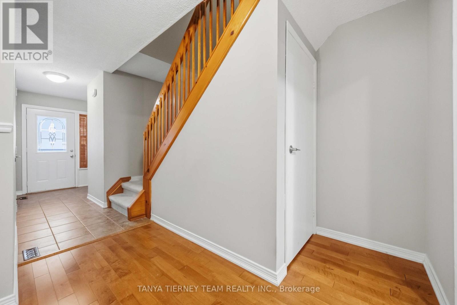 32 - 1330 Trowbridge Drive Property Photo 6