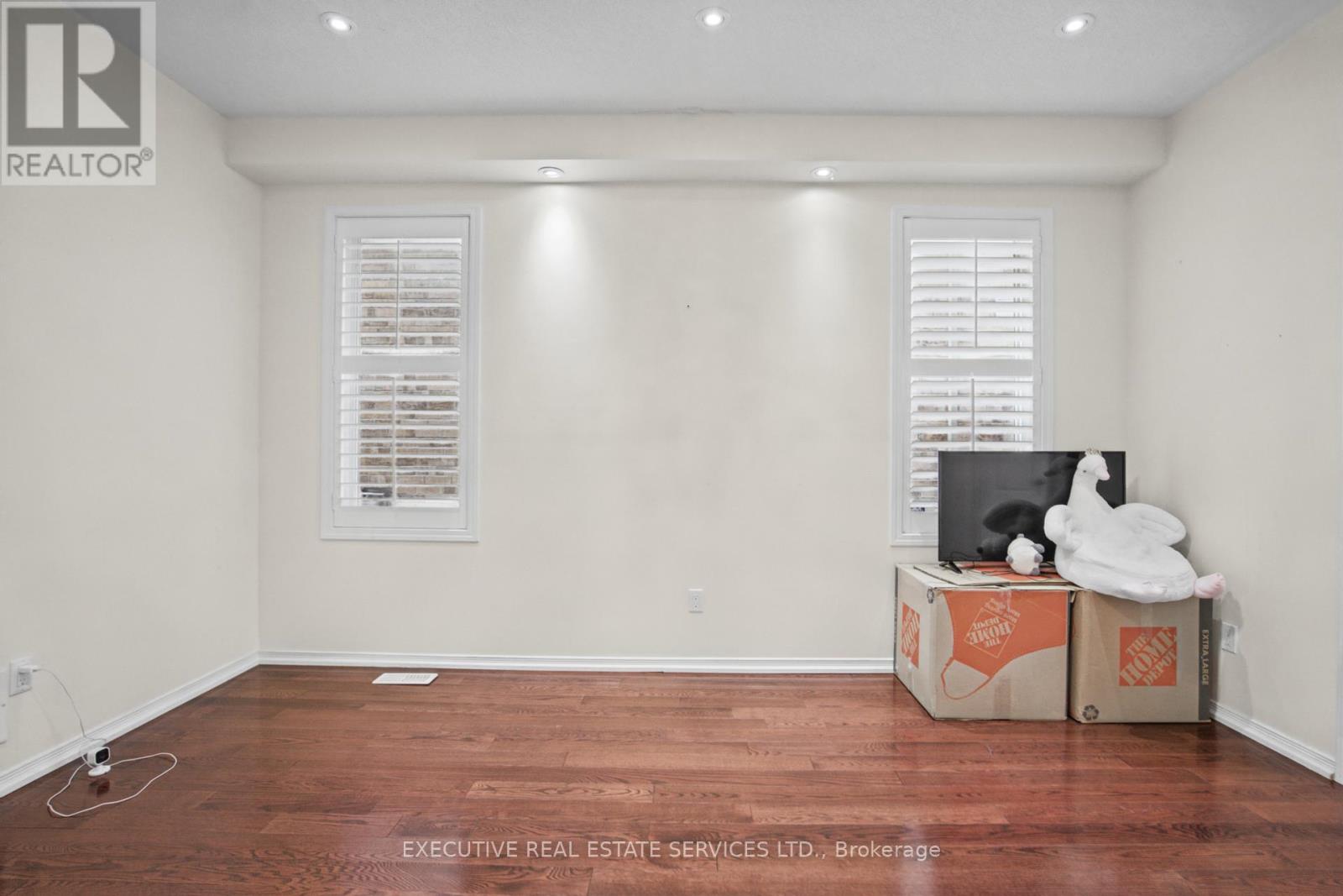 1571 Edgecroft Drive Property Photo 10