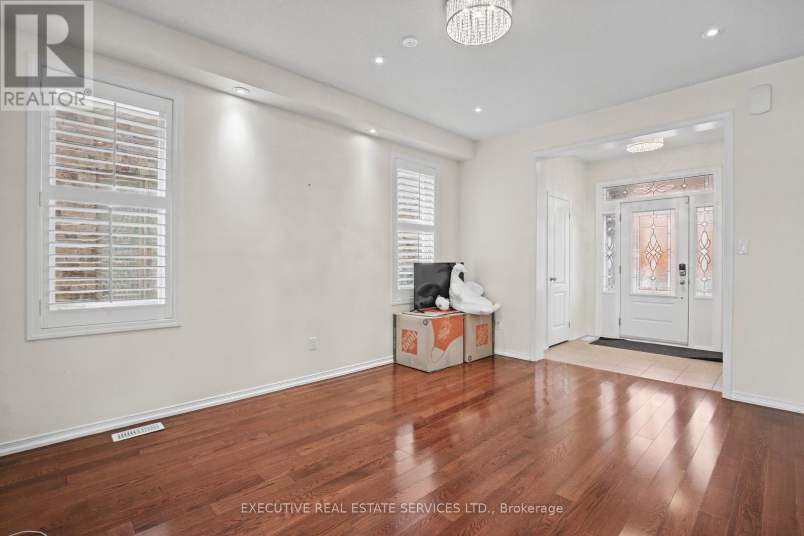1571 Edgecroft Drive Property Photo 11