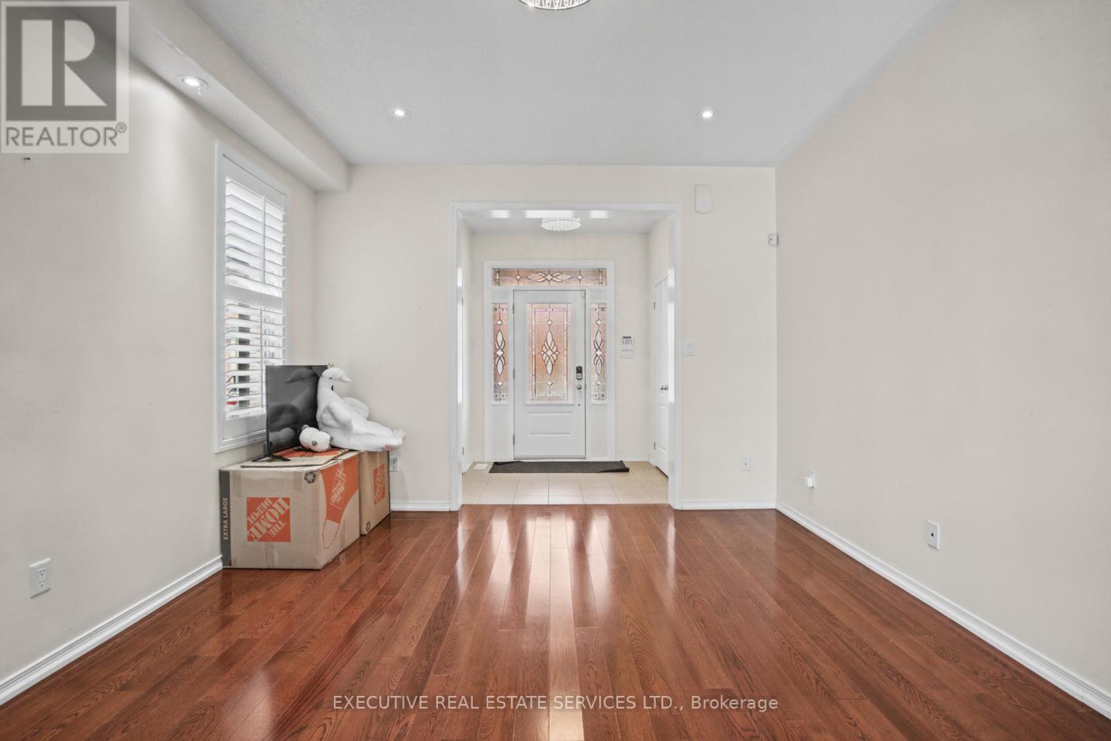 1571 Edgecroft Drive Property Photo 12